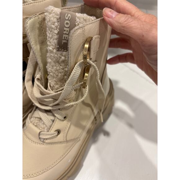 Sorel Combat Boots Womens Size 8 Taupe Patent Laces Sherpa Gorpecore Waterproof - Picture 9 of 10